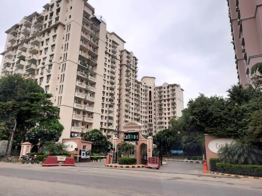 Dlf carlton estate