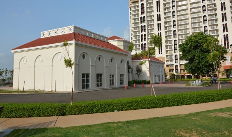 Dlf new town heights