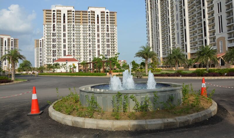 Dlf new town heights